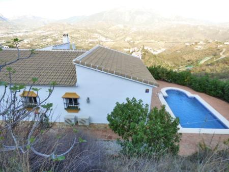 Independent house in Pantano de La Viñuela (Malaga)